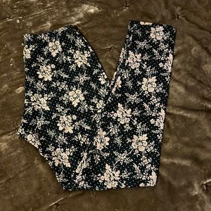 Kimchi blue floral leggings